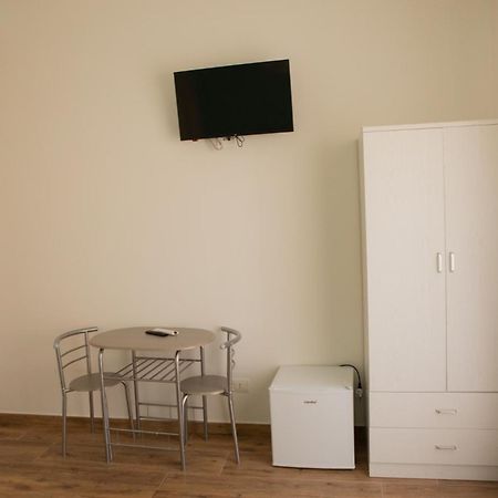 B&B Pietre Preziose Salerno Bagian luar foto