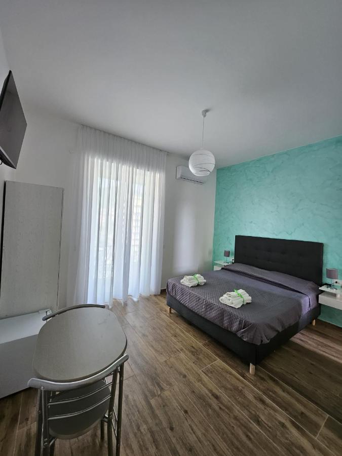B&B Pietre Preziose Salerno Bagian luar foto