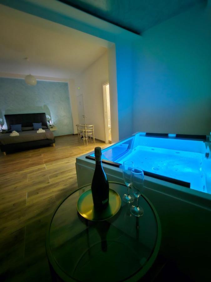 B&B Pietre Preziose Salerno Bagian luar foto