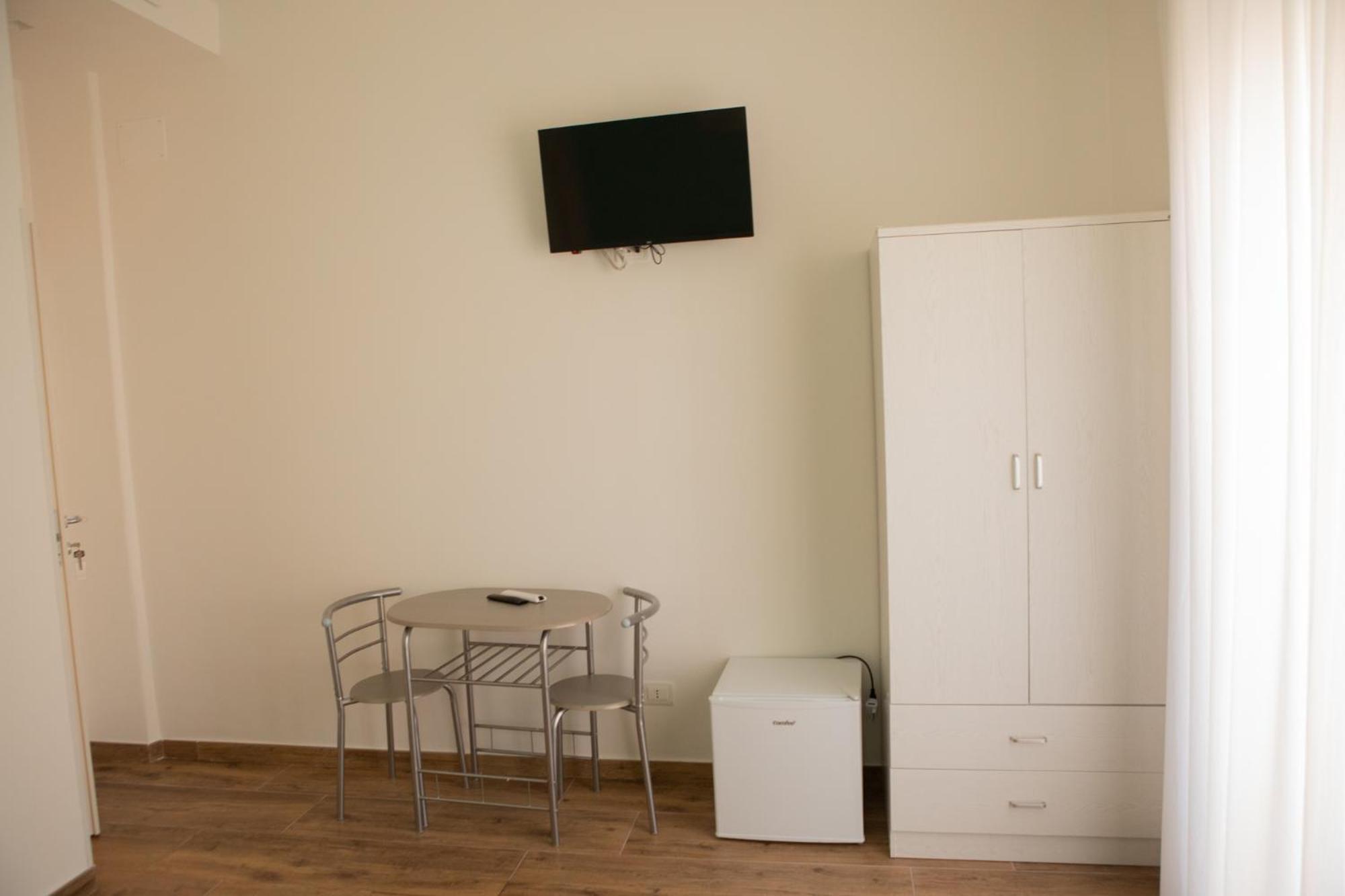 B&B Pietre Preziose Salerno Bagian luar foto