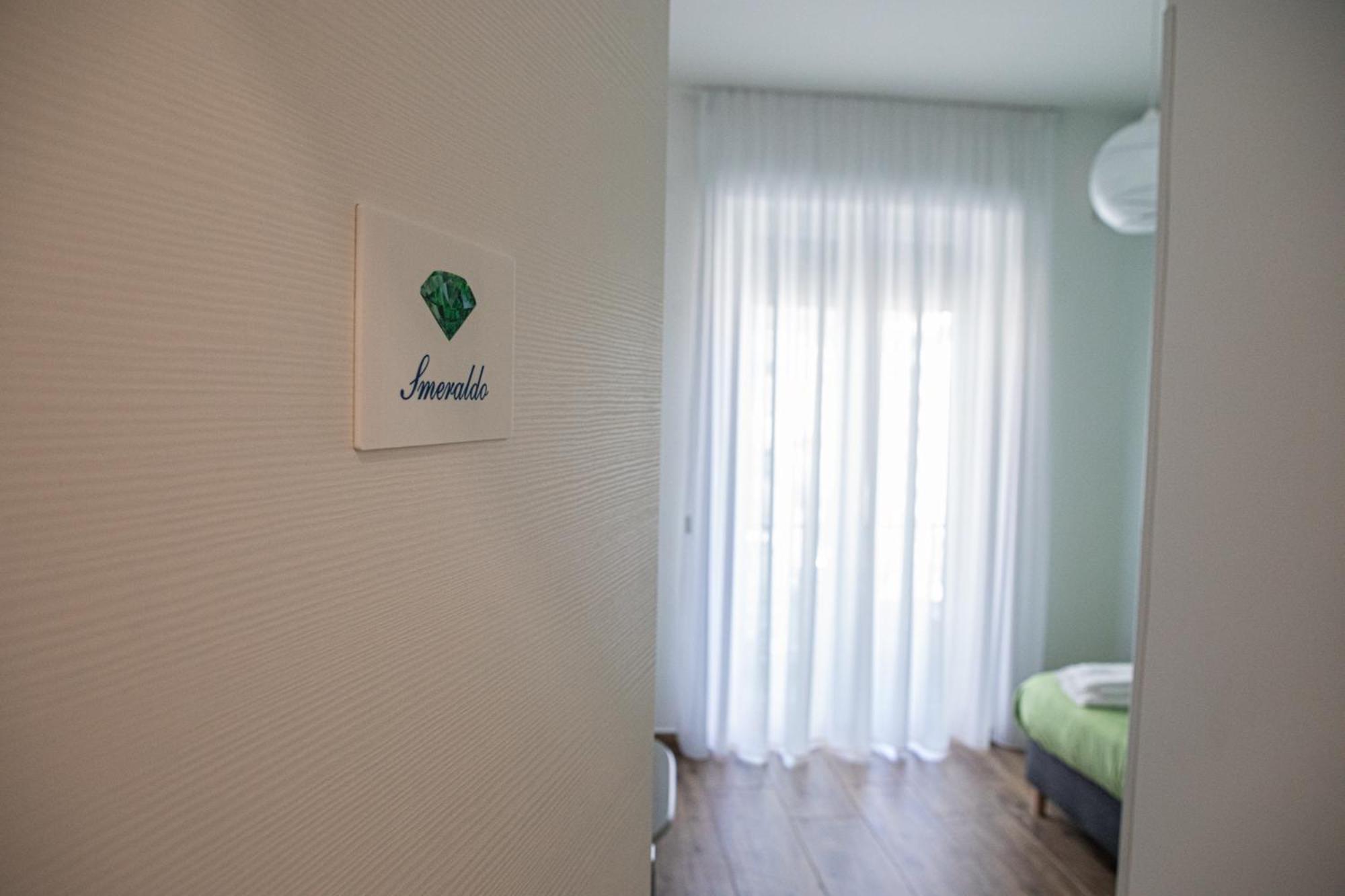 B&B Pietre Preziose Salerno Bagian luar foto