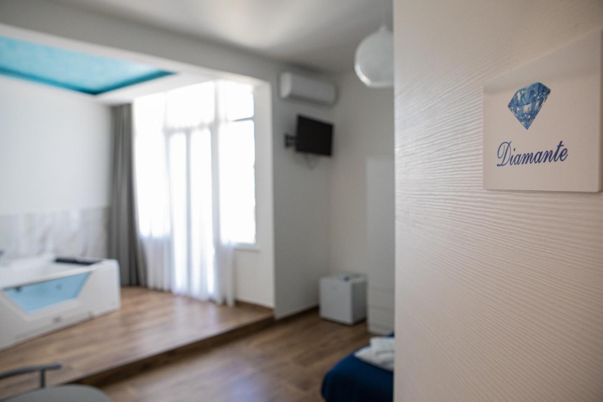 B&B Pietre Preziose Salerno Bagian luar foto