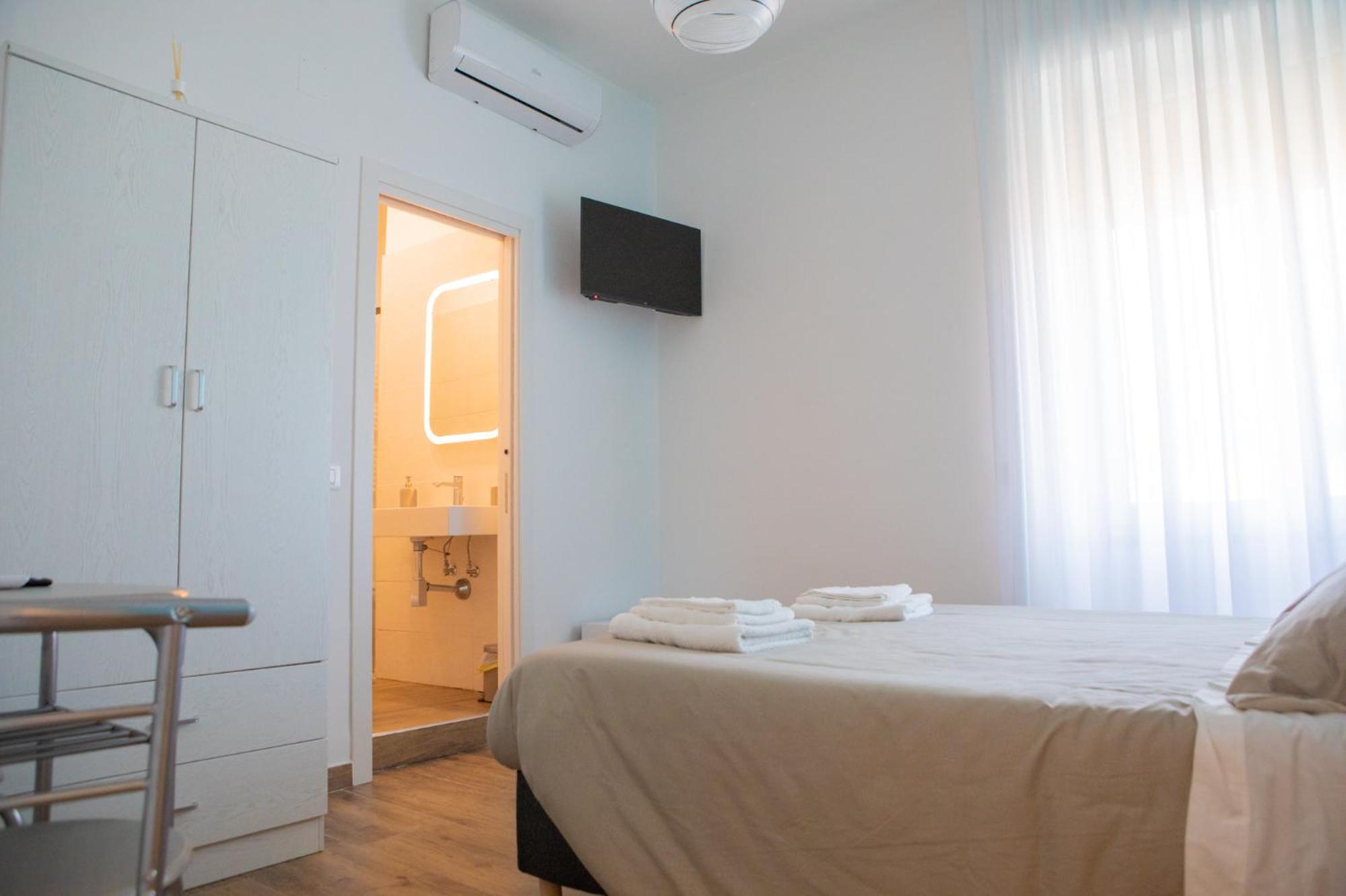 B&B Pietre Preziose Salerno Bagian luar foto