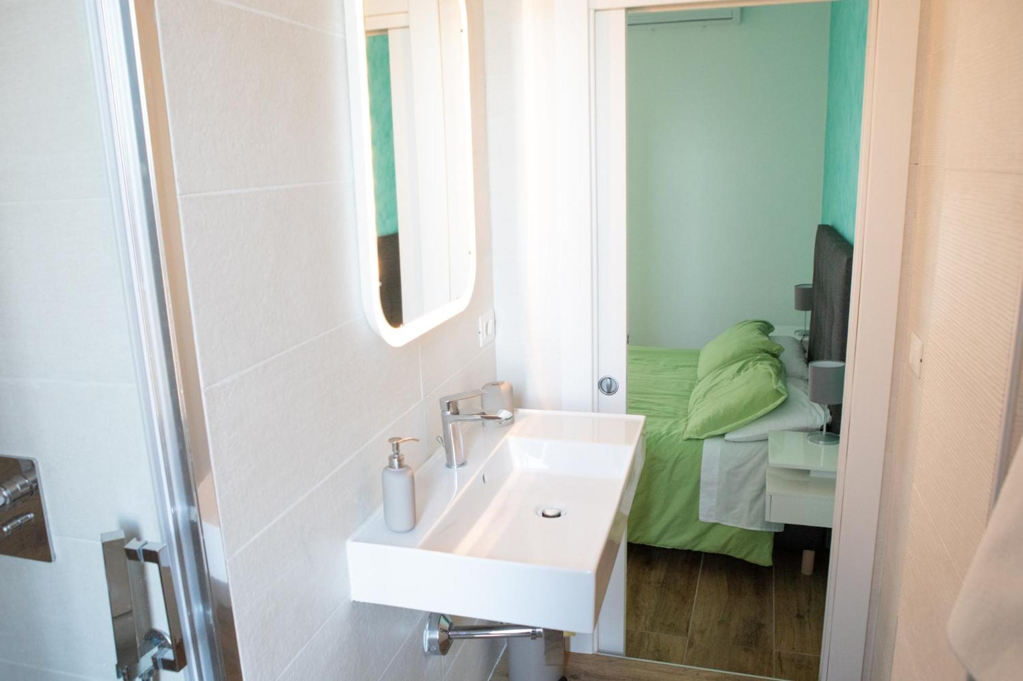 B&B Pietre Preziose Salerno Bagian luar foto