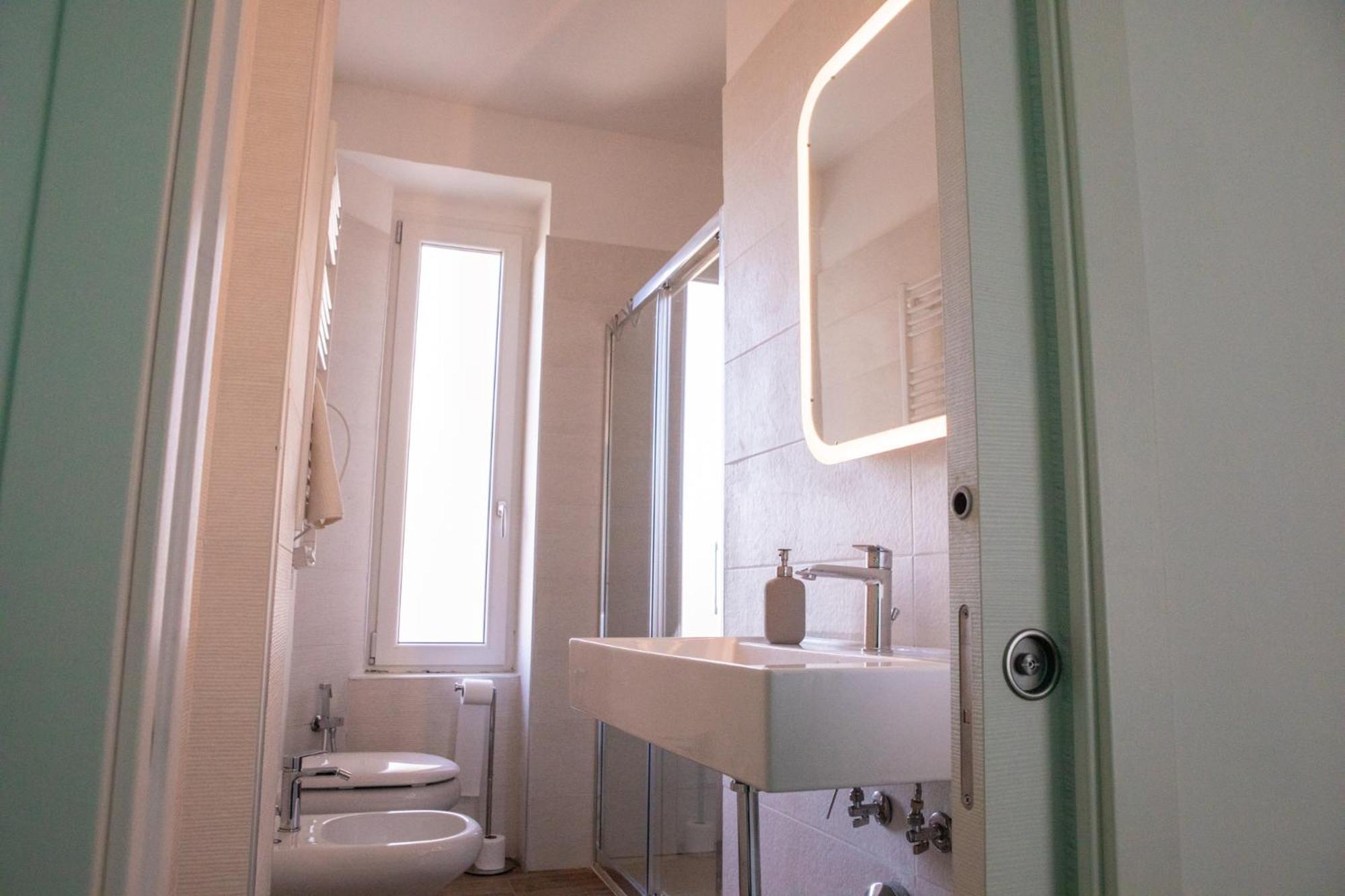 B&B Pietre Preziose Salerno Bagian luar foto