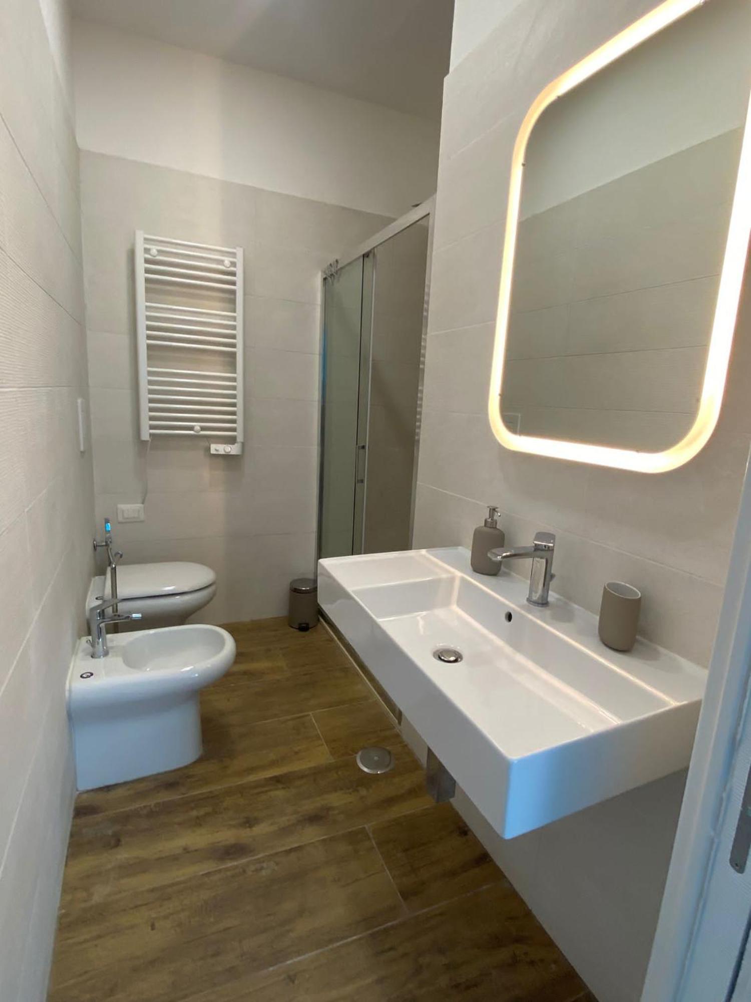B&B Pietre Preziose Salerno Bagian luar foto