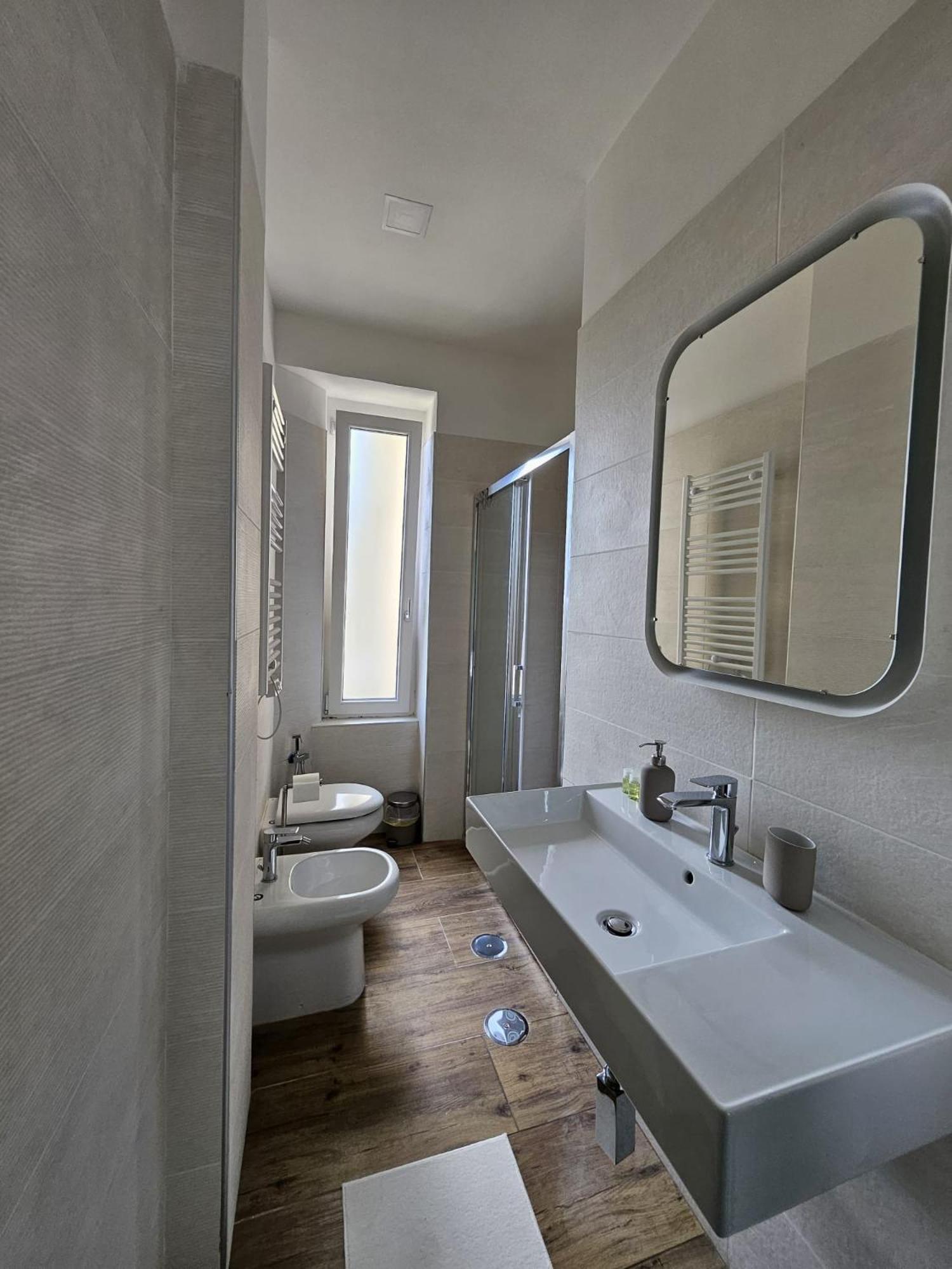 B&B Pietre Preziose Salerno Bagian luar foto